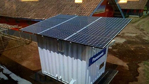 Cooperation between Photovoltaic Solar Power Generation and Containers