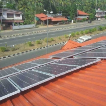  solar on grid system with battery and extra energy can be sent to the net